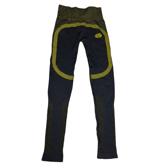 Engineered Life Activewear Set - Picture 5 of 8